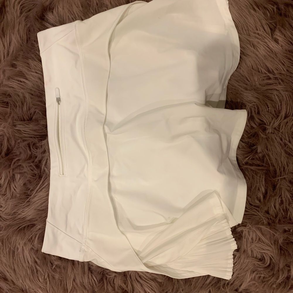 Lululemon skirt size 8